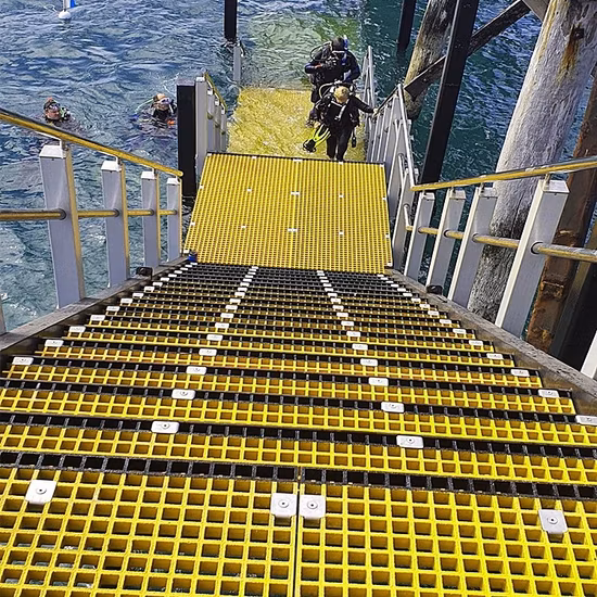 Fabricação de grades de FRP (plástico reforçado com fibra de vidro) e outros produtos de FRP